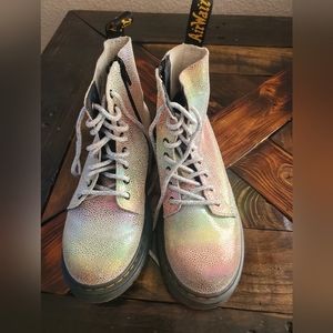 Girls Dr Marten Kidray Rainbow Size 3